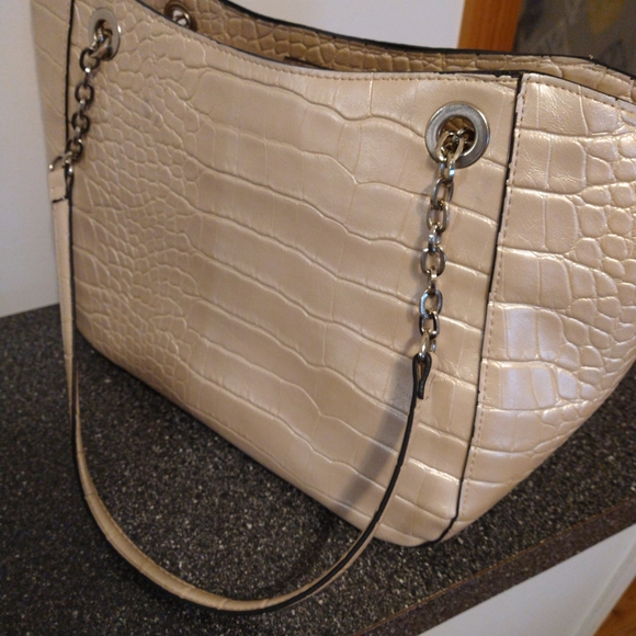 Gorgeous! FAUX Gator Skin Purse - Picture 3 of 5